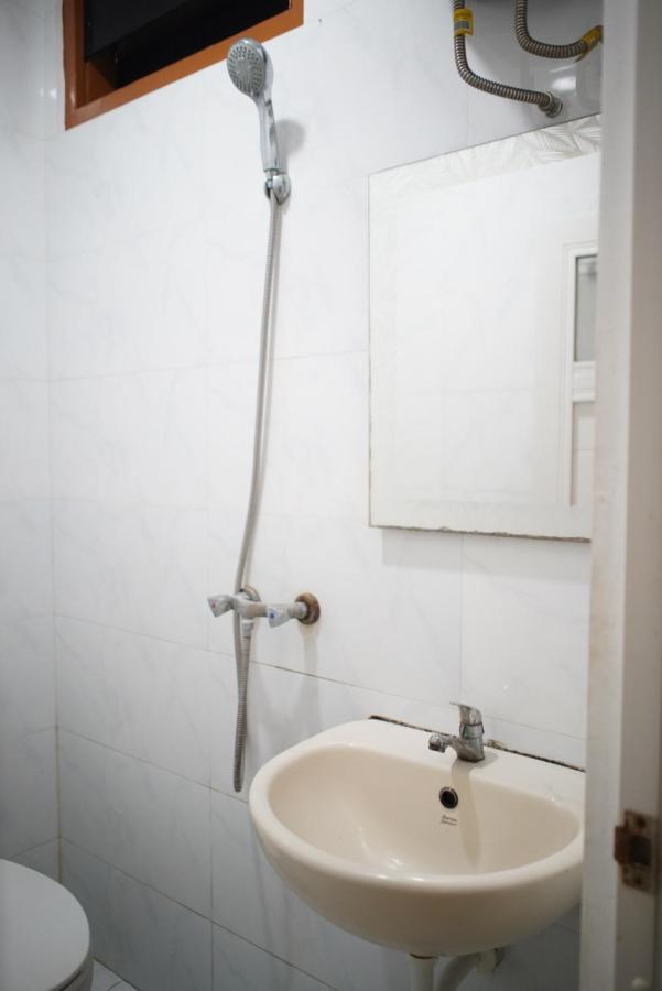 Wisma Grace Ambon Buitenkant foto